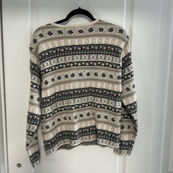 Talbots cardigan sweater and excellent used condition size medium - Picture 4 of 4